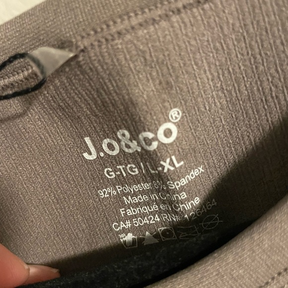 Women's Gray Ribbed Tank Top - Picture 3 of 4